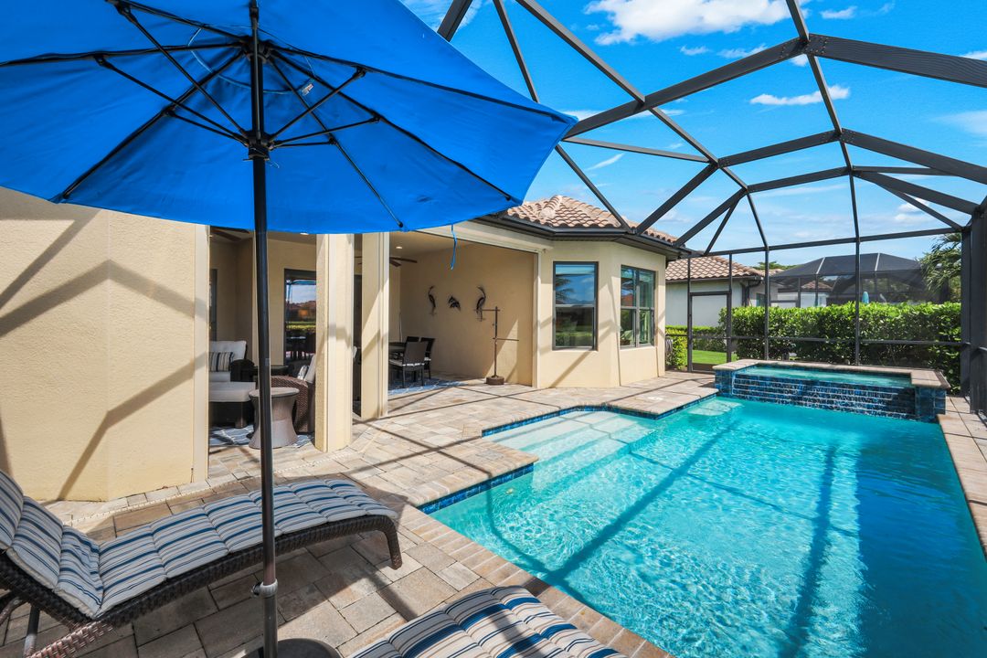 8362 Viale Cir, Naples, FL 34114