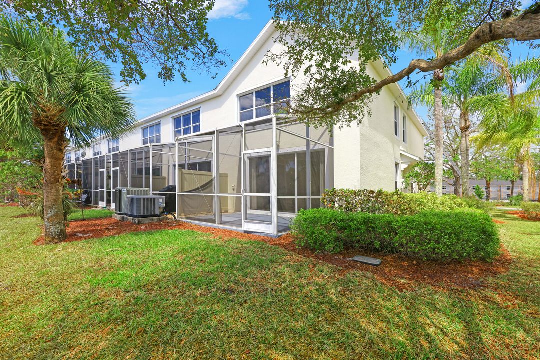 1088 Oxford Ln #48, Naples, FL 34105