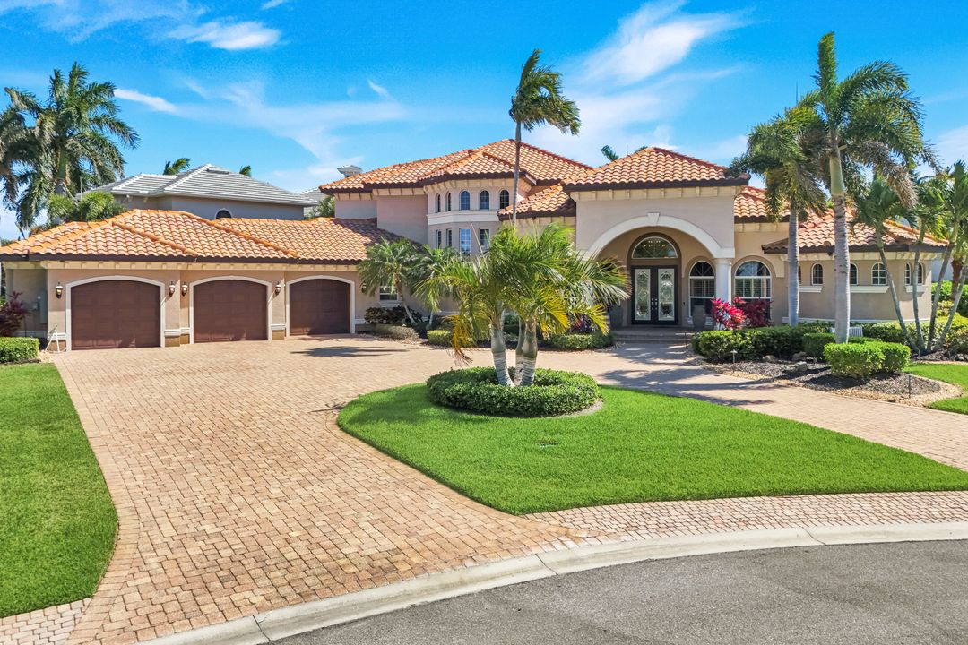 5727 Yardarm Ct, Cape Coral, FL 33914