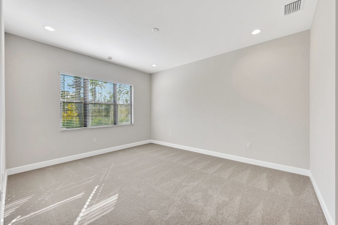 20738 Fair Oak Ln, Estero, FL 33928