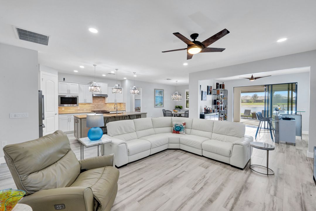 7460 Blackberry Dr, Naples, FL 34114