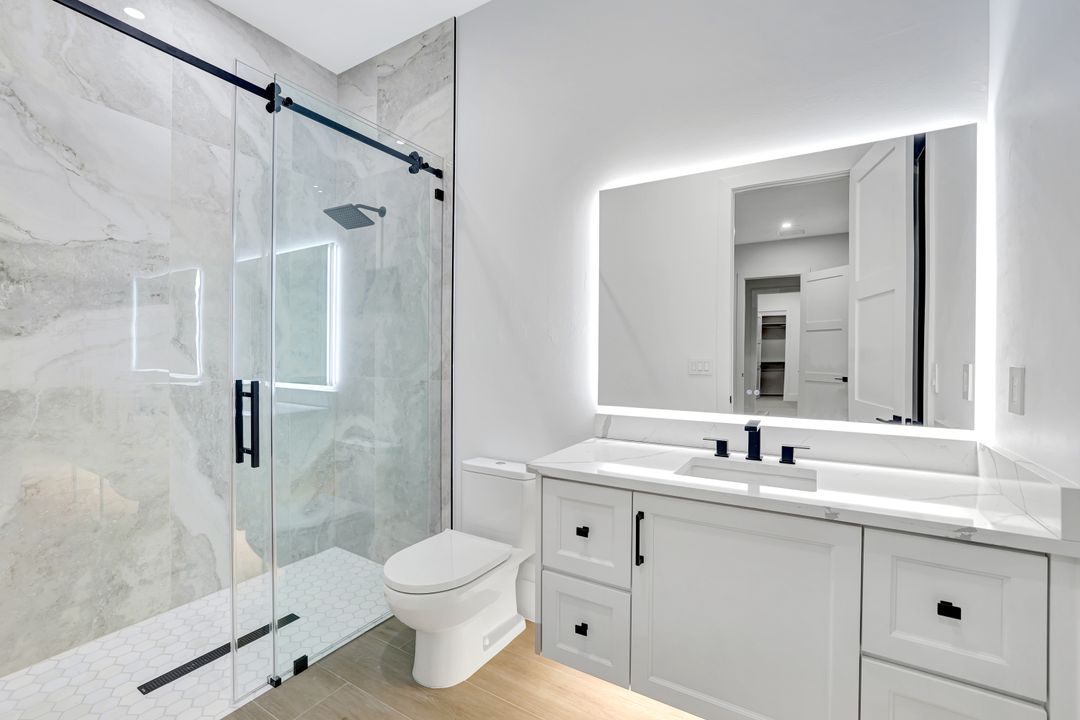 264 13th St NW, Naples, FL 34120