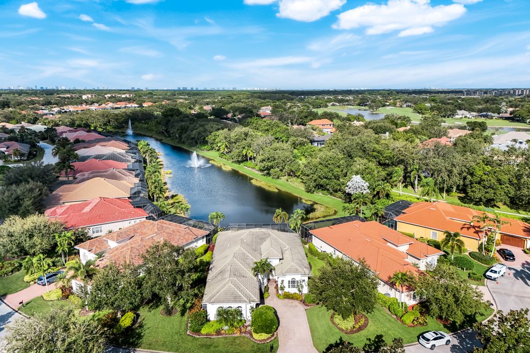5799 Hammock Isles Dr, Naples, FL 34119