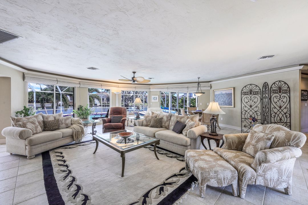 1894 Woodbine Ct, Marco Island, FL 34145