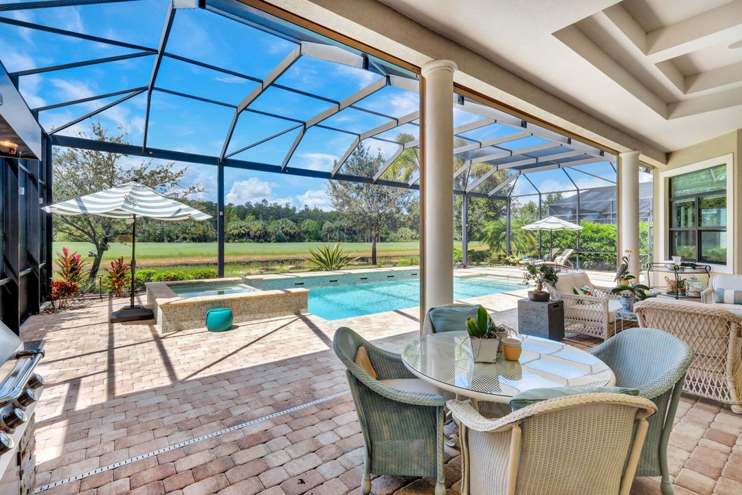 12194 Wicklow Ln, Naples, FL 34120