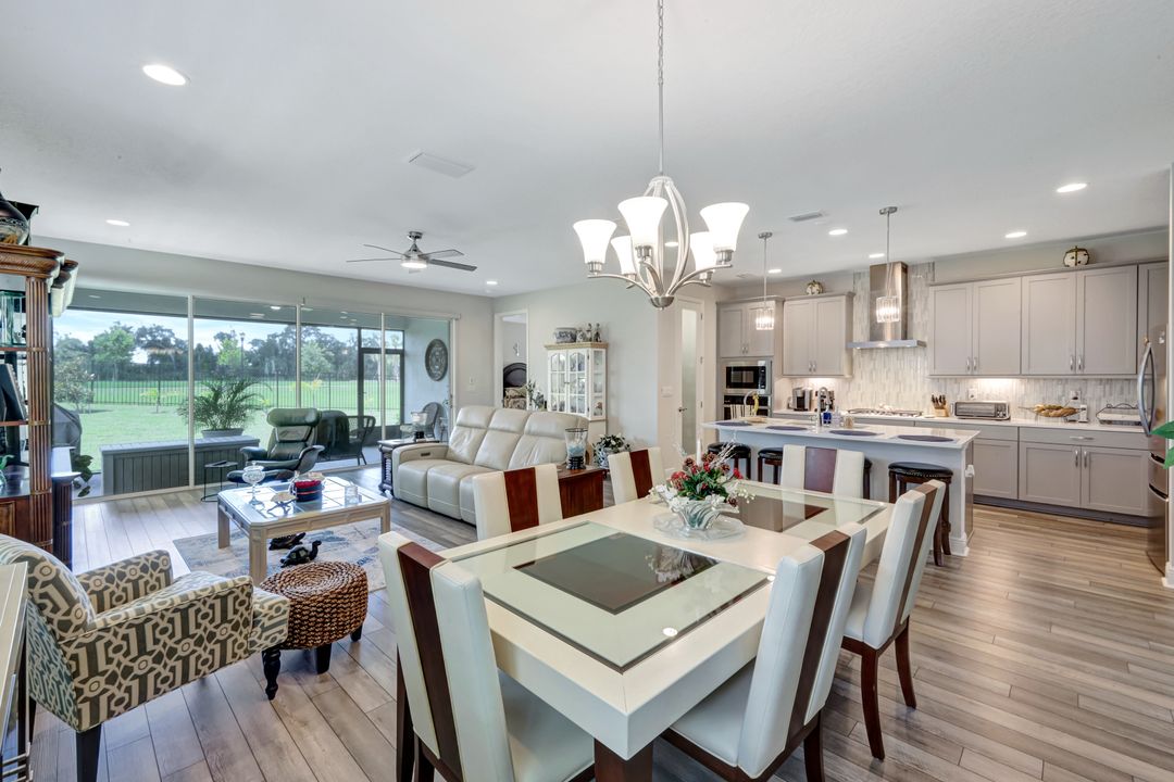 6219 Golden Nettle Dr, Apollo Beach, FL 33572