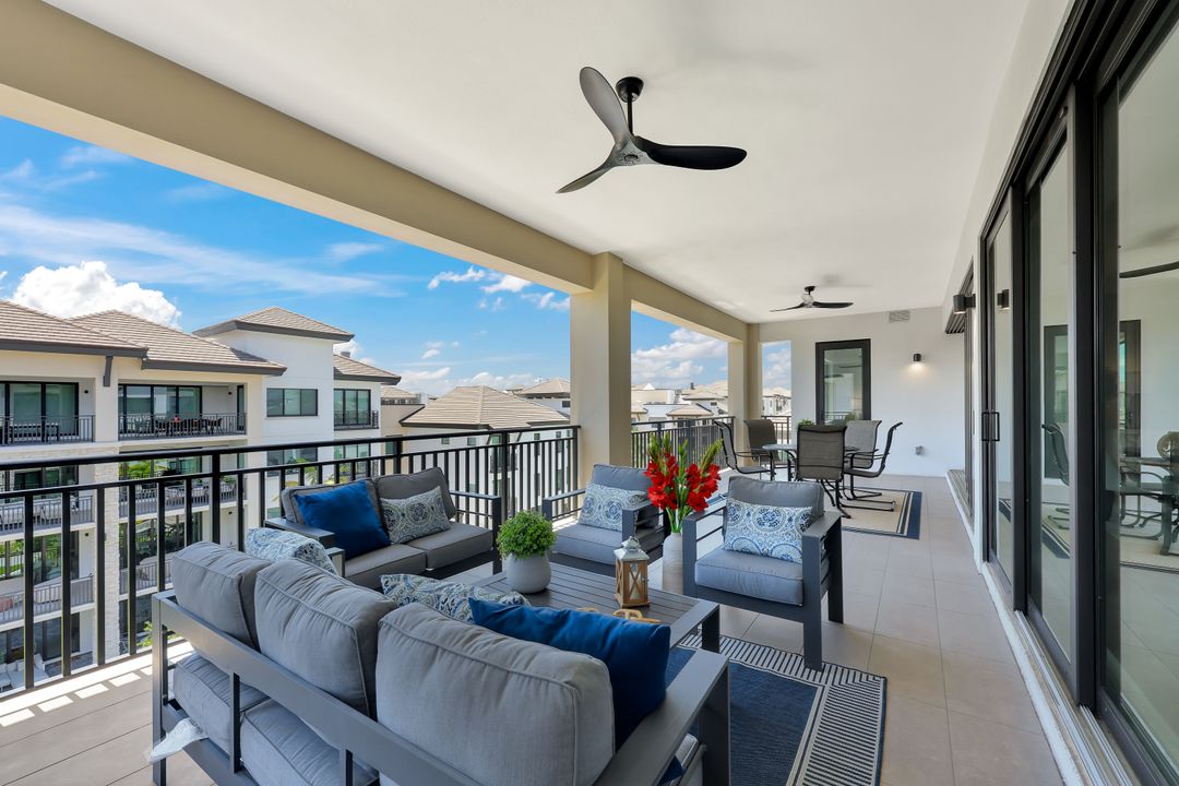 1130 3rd Ave S #512, Naples, FL 34102