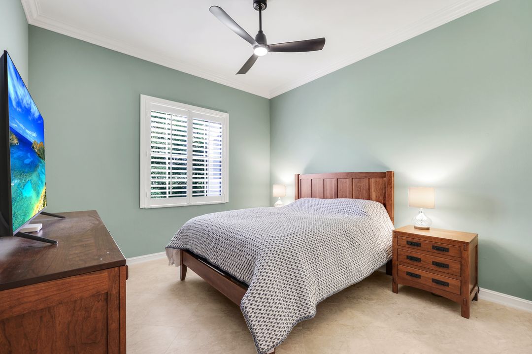 795 Bentwater Cir #204, Naples, FL 34108