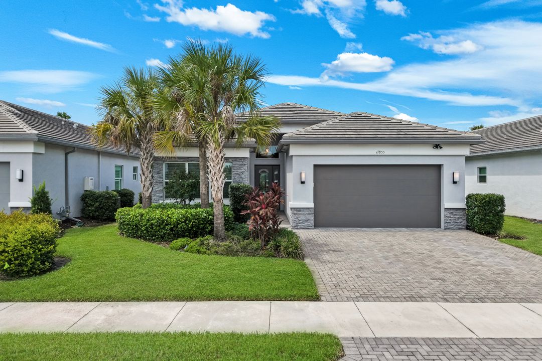 11855 Gardenia Ave, Naples, FL 34120