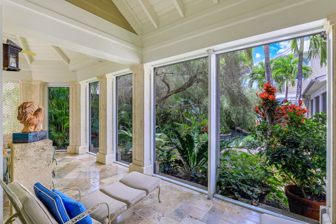 266 15th Ave S, Naples, FL 34102