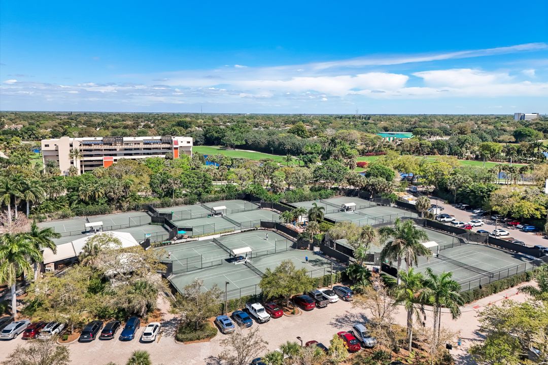 812 Tallow Tree Ct, Naples, FL 34108