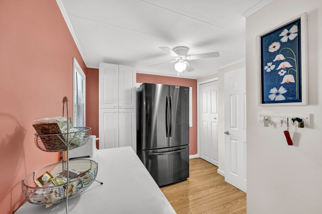522 Menton Ln, Naples, FL 34112