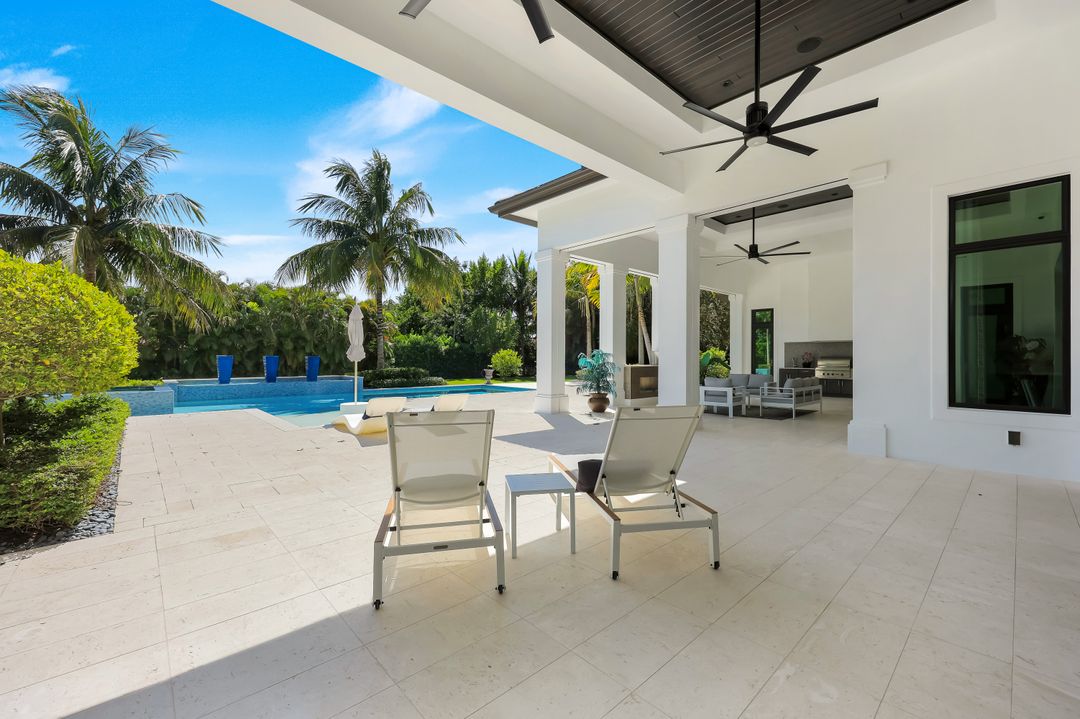 112 Hickory Rd, Naples, FL 34108