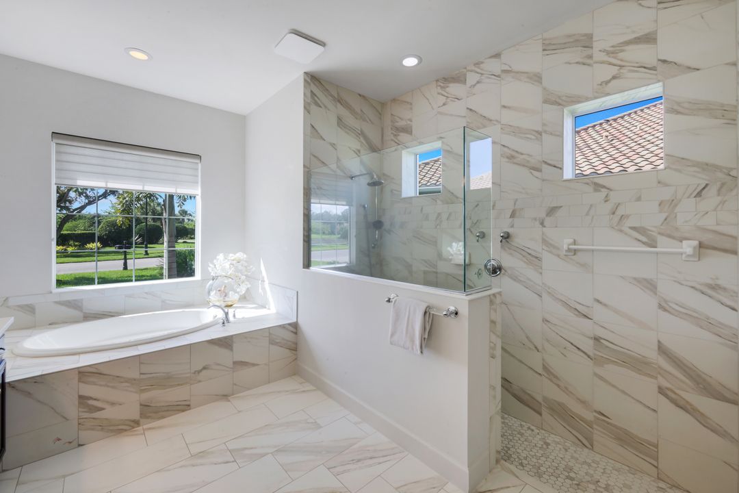 9238 Ores Cir, Naples, FL 34120