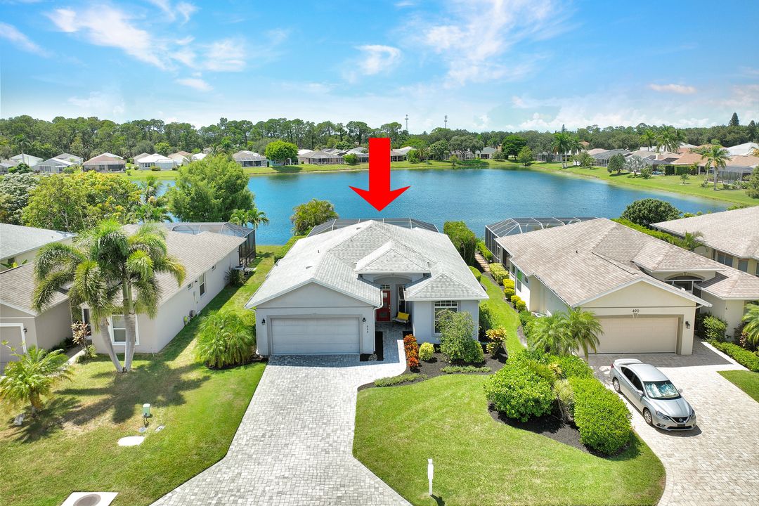 484 Crossfield Cir, Naples, FL 34104