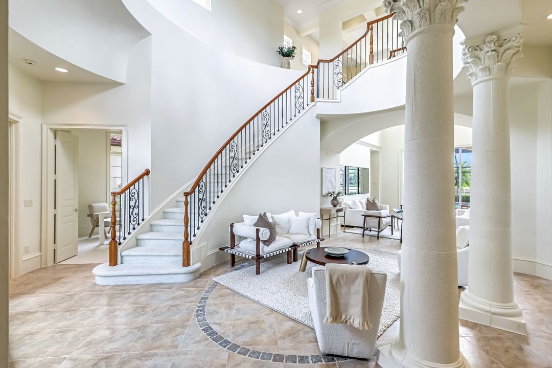 2861 Capistrano Way, Naples, FL 34105