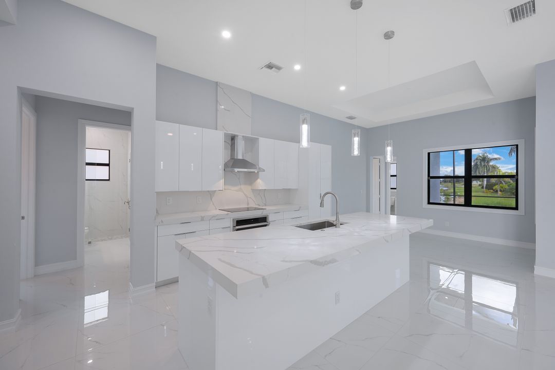 18288 Royal Hammock Blvd, Naples, FL 34114