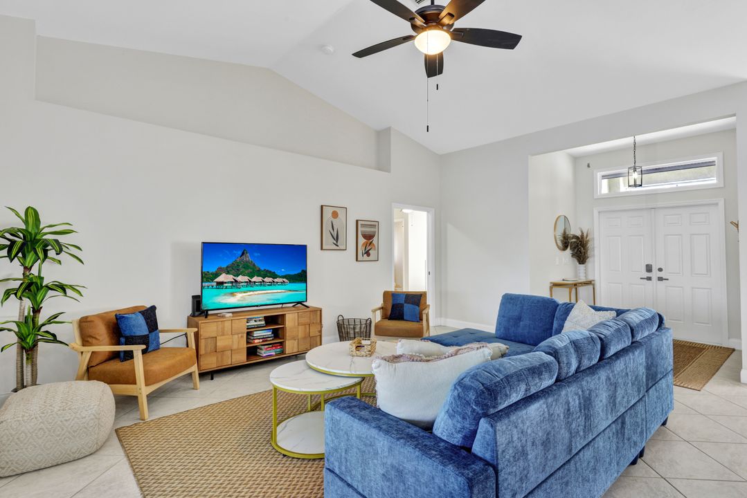 213 SE 20th Ct, Cape Coral, FL 33990