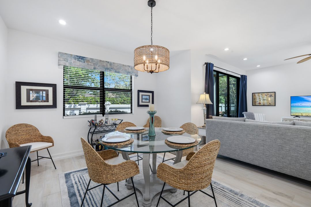 7550 Rockefeller Dr, Naples, FL 34119