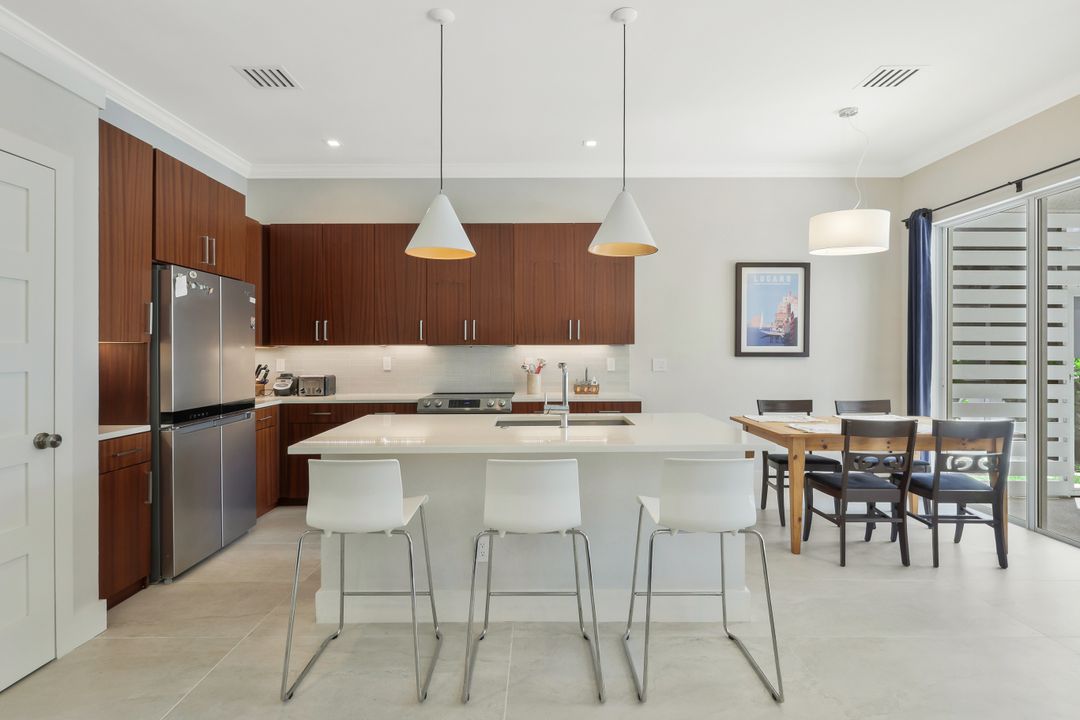 5717 Lago Villaggio Way, Naples, FL 34104