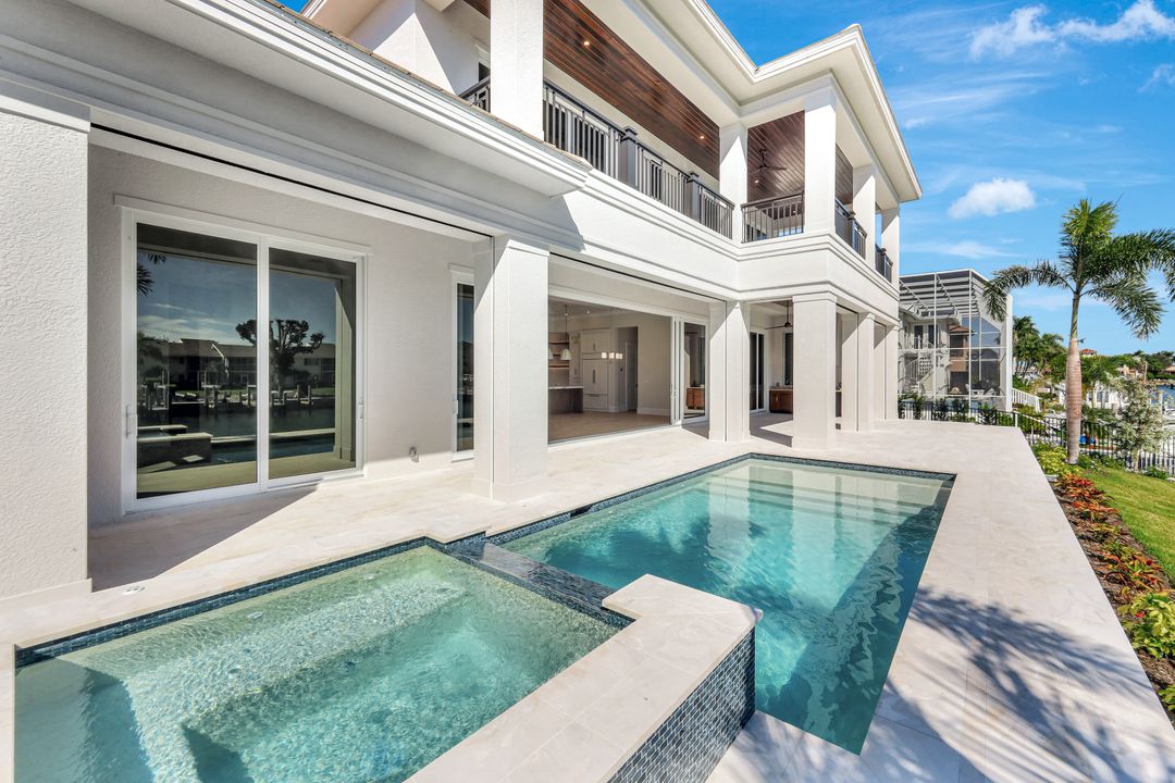 860 Banyan Ct, Marco Island, FL 34145