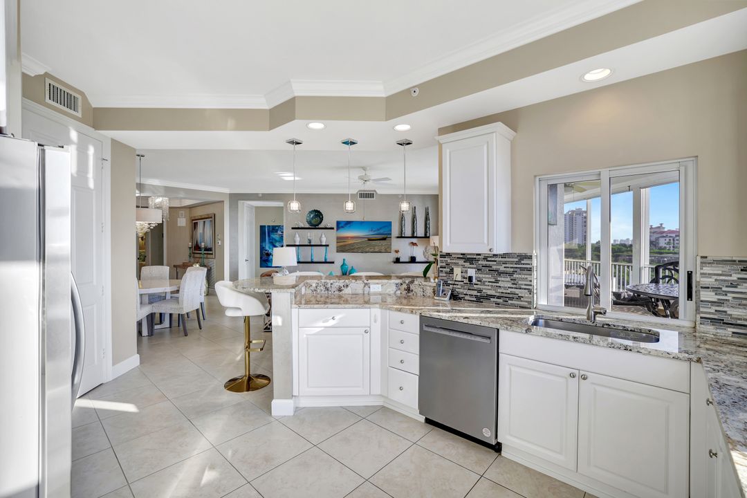 400 Flagship Dr #602, Naples, FL 34108