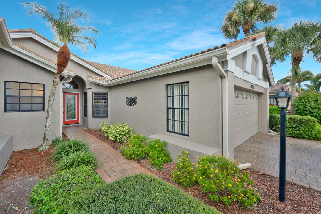 12626 Hunters Ridge Dr, Bonita Springs, FL 34135