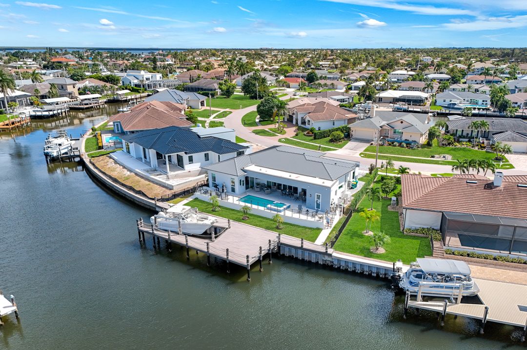 919 Juniper Ct, Marco Island, FL 34145