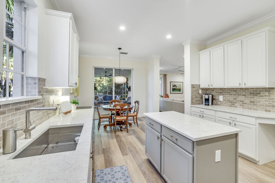 4956 Shaker Heights Ct, Naples, FL 34112