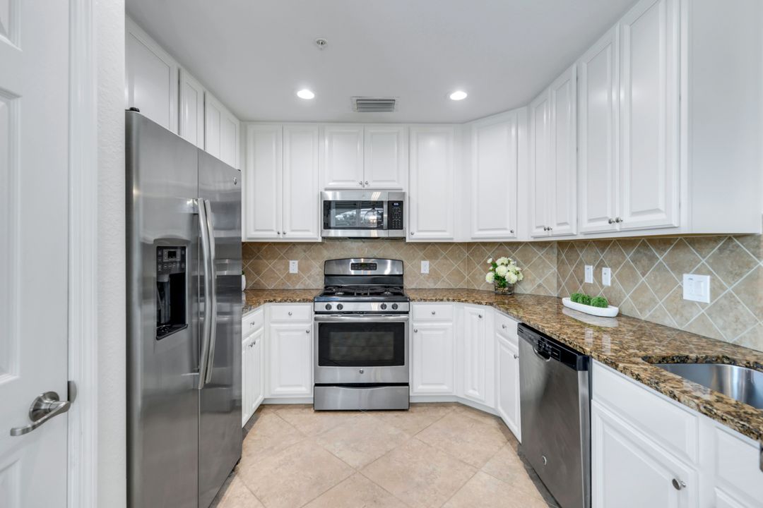 3159 Serena Ln #102, Naples, FL 34114