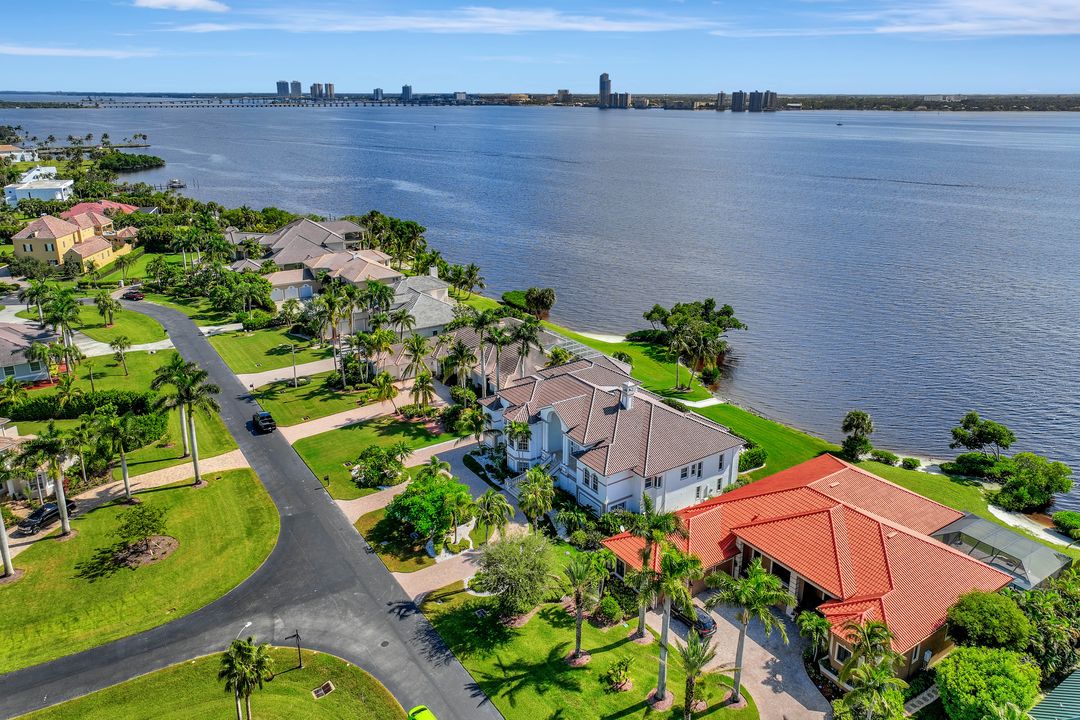 12560 Panasoffkee Dr, North Fort Myers, FL 33903