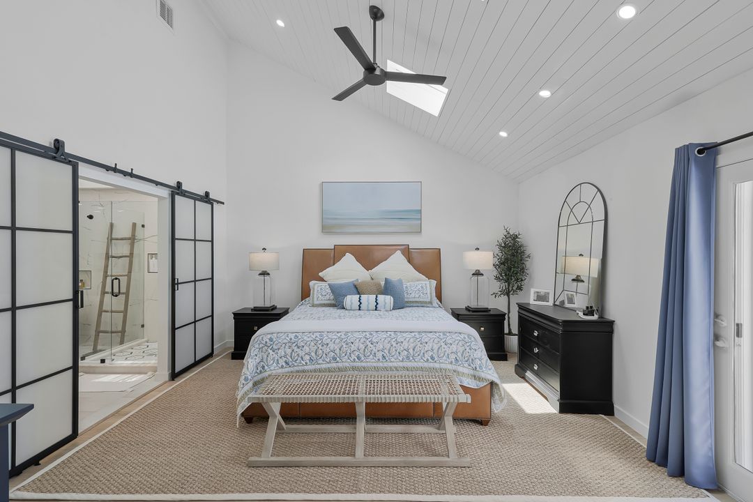 651 Bridge Way Ln #1, Naples, FL 34108
