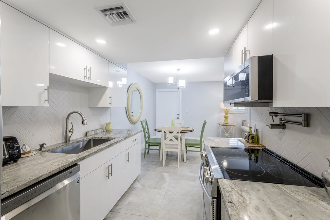 1605 Chesapeake Ave #4, Naples, FL 34102