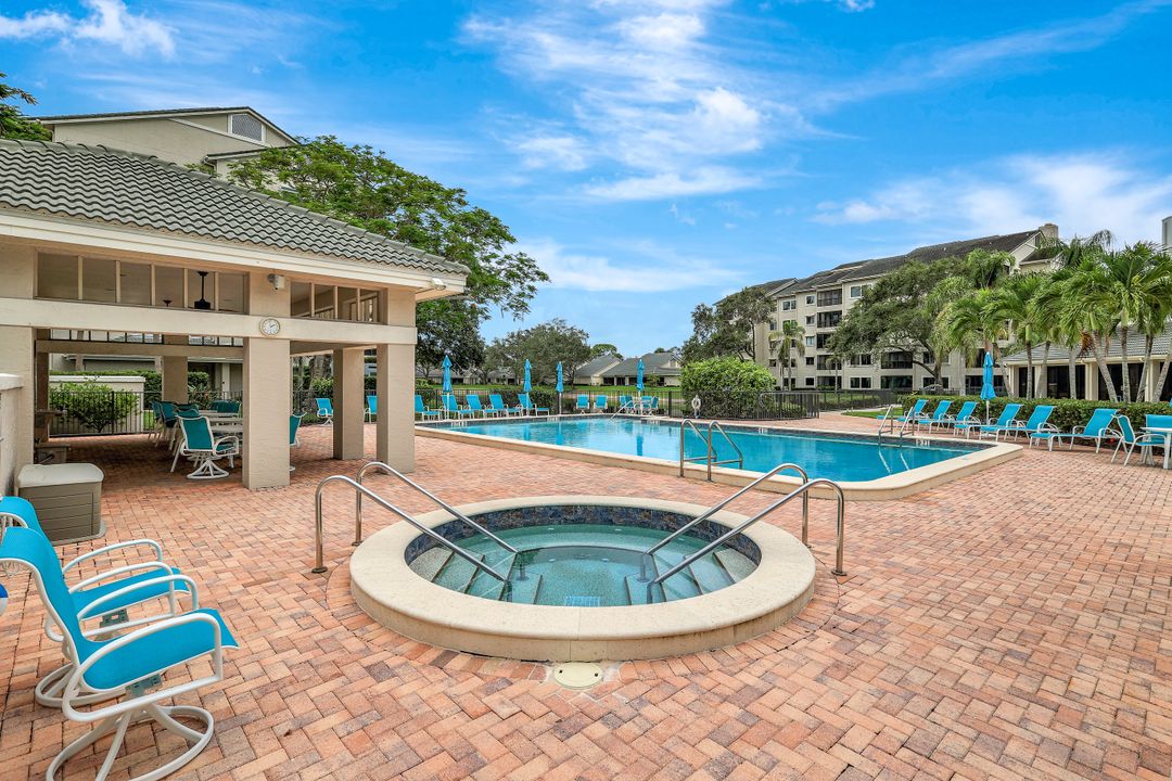900 Arbor Lake Dr #207, Naples, FL 34110