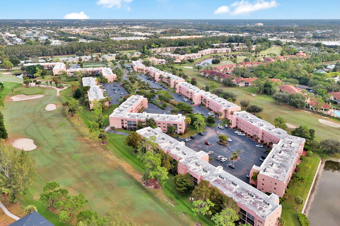 170 Turtle Lake Ct  #109, Naples, FL 34105