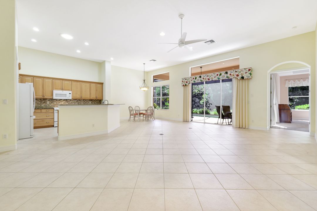 12910 Silverthorn Ct, Bonita Springs, FL 34135