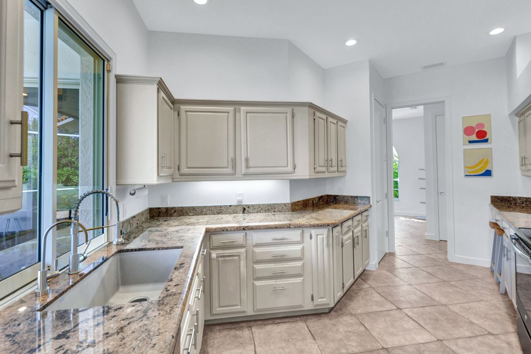 874 Wyndemere Way, Naples, FL 34105