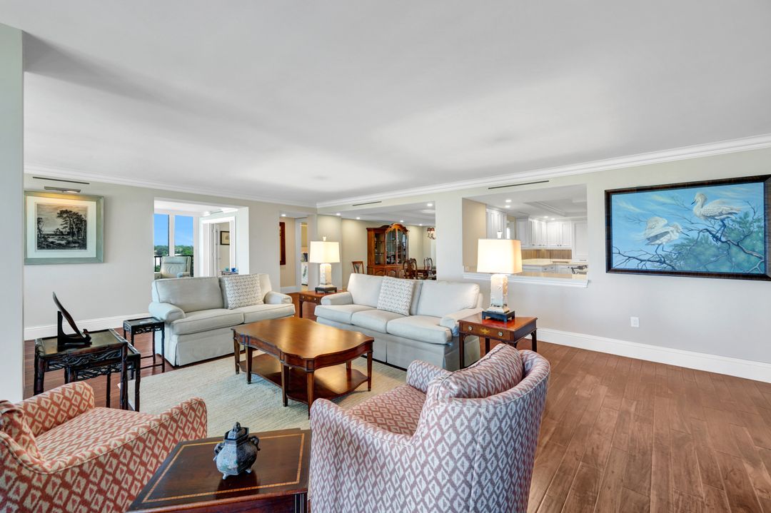 5601 Turtle Bay Dr #404, Naples, FL 34108