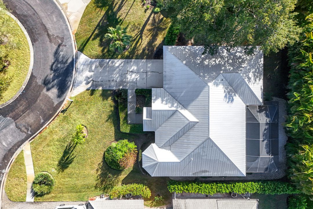 302 Sawgrass Ct, Naples, FL 34110