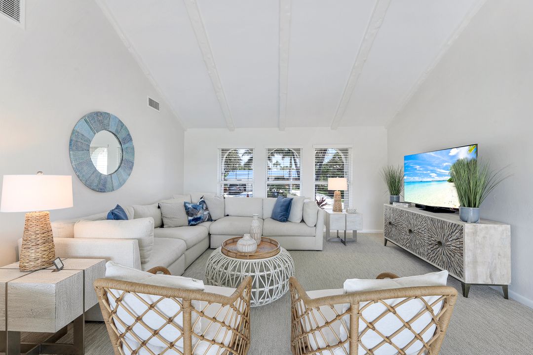 819 Perrine Ct, Marco Island, FL 34145