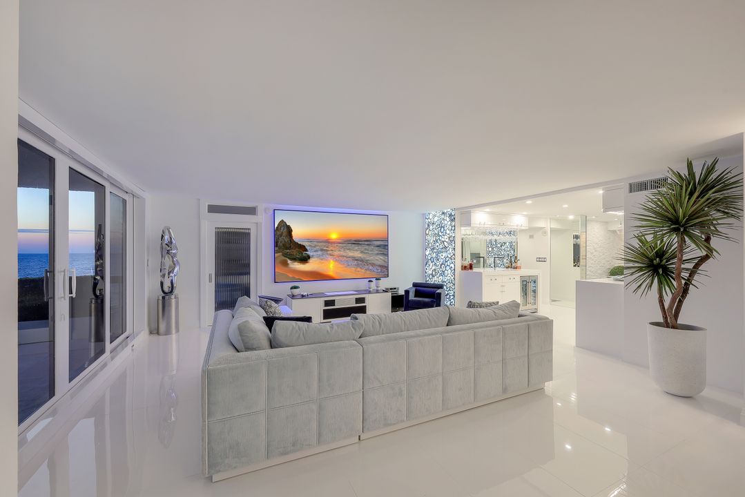 4551 Gulf Shore Blvd N #1003, Naples, FL 34103