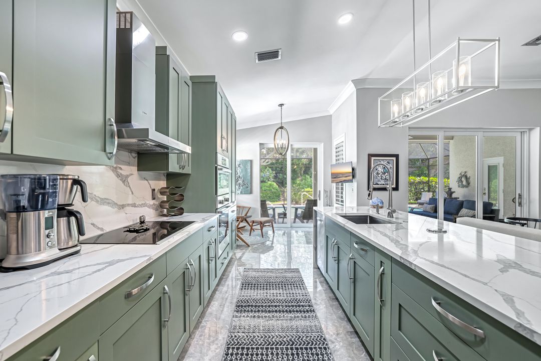 8844 Ventura Way, Naples, FL 34109
