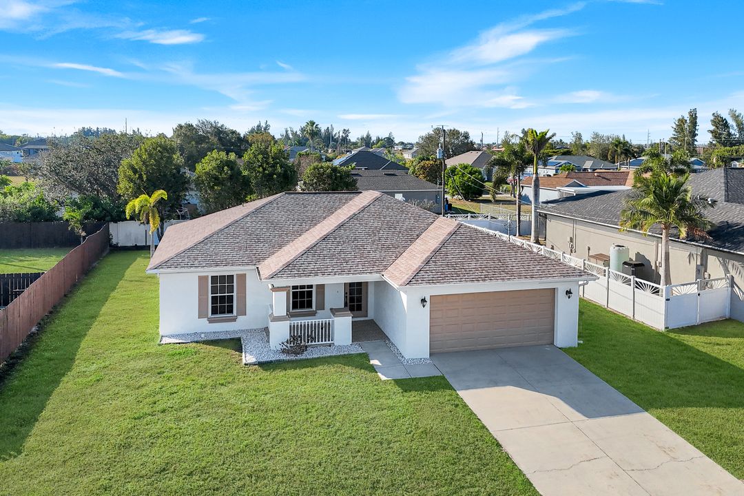 1706 NE 2nd Pl, Cape Coral, FL 33909