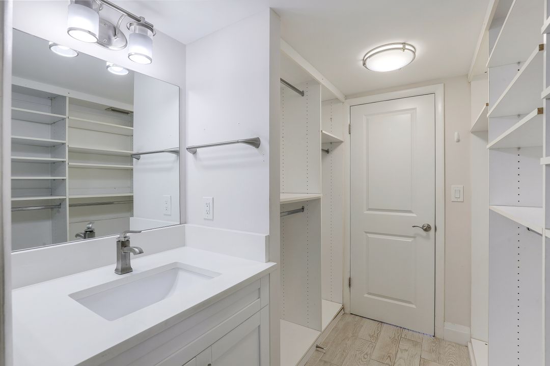 5 Bluebill Ave APT 506, Naples, FL 34108