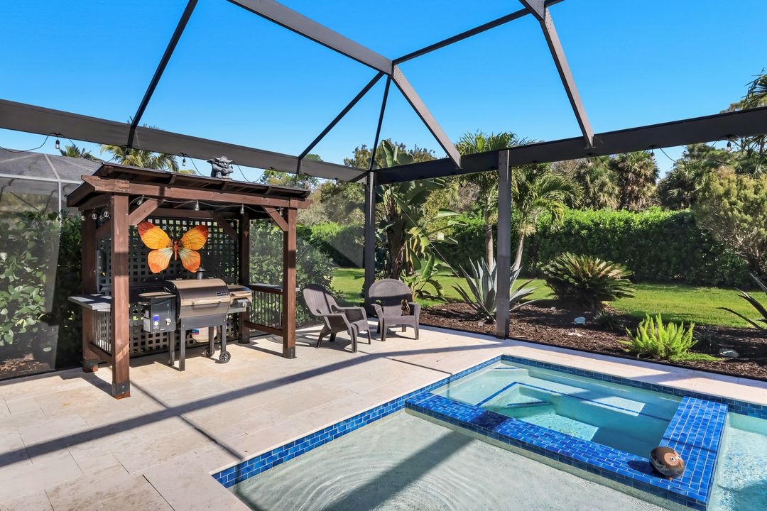 2302 Grenadines Way, Naples, FL