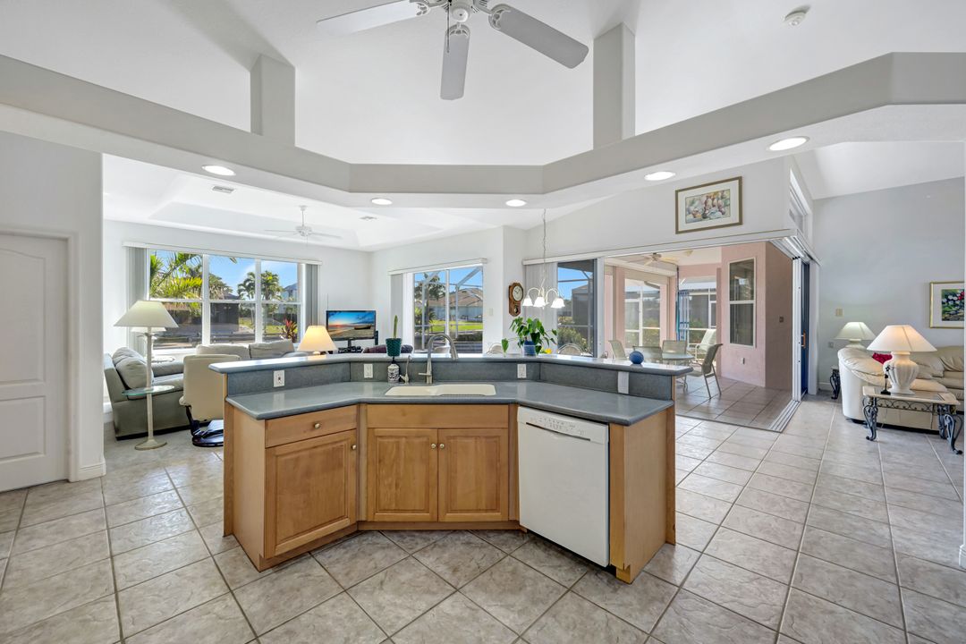 4315 SW 22nd Ct, Cape Coral, FL 33914