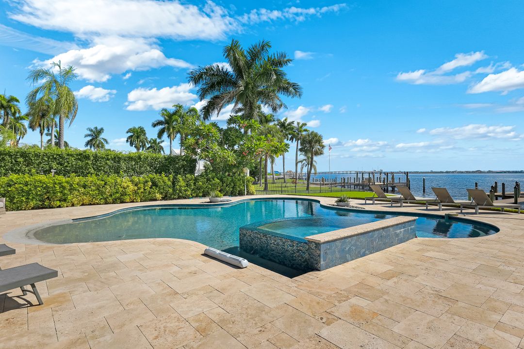 5327 Nautilus Dr, Cape Coral, FL 33904