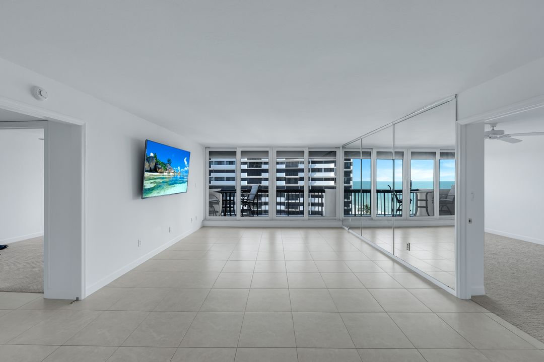 4001 Gulf Shore Blvd N #902, Naples, FL 34103