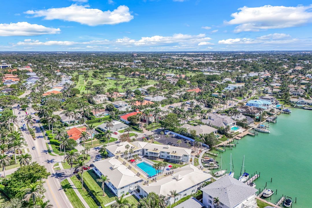 354 Harbour Dr, Naples, FL 34103