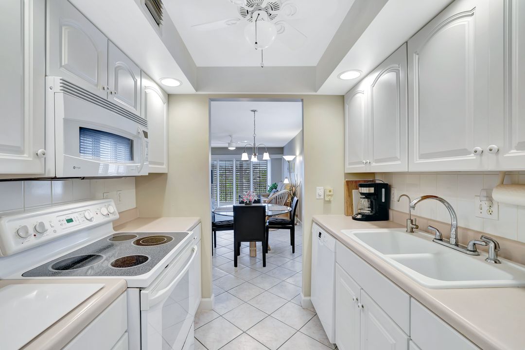 1300 Gulf Shore Blvd N #410, Naples, FL 34102